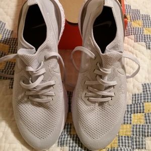 Nike Epic React Flyknit 2